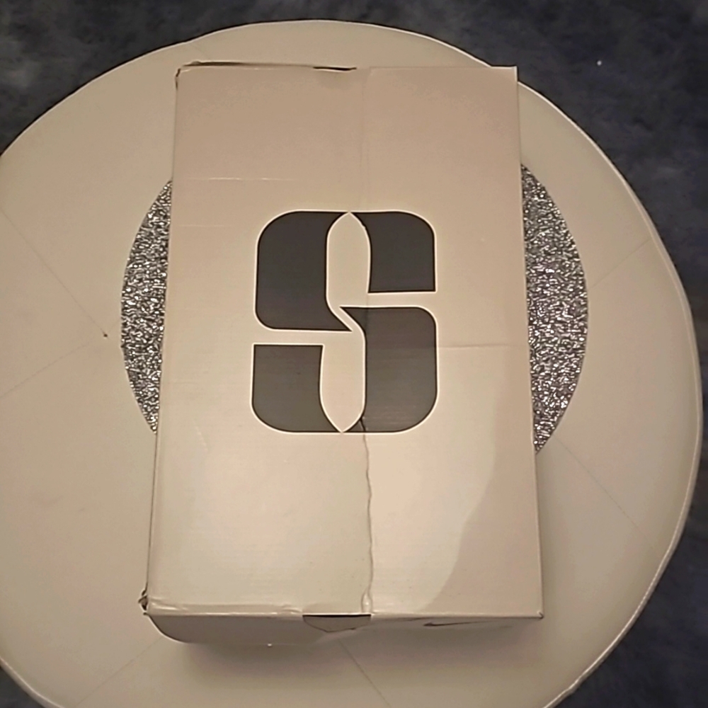 Sabrina nike box empty decent condition